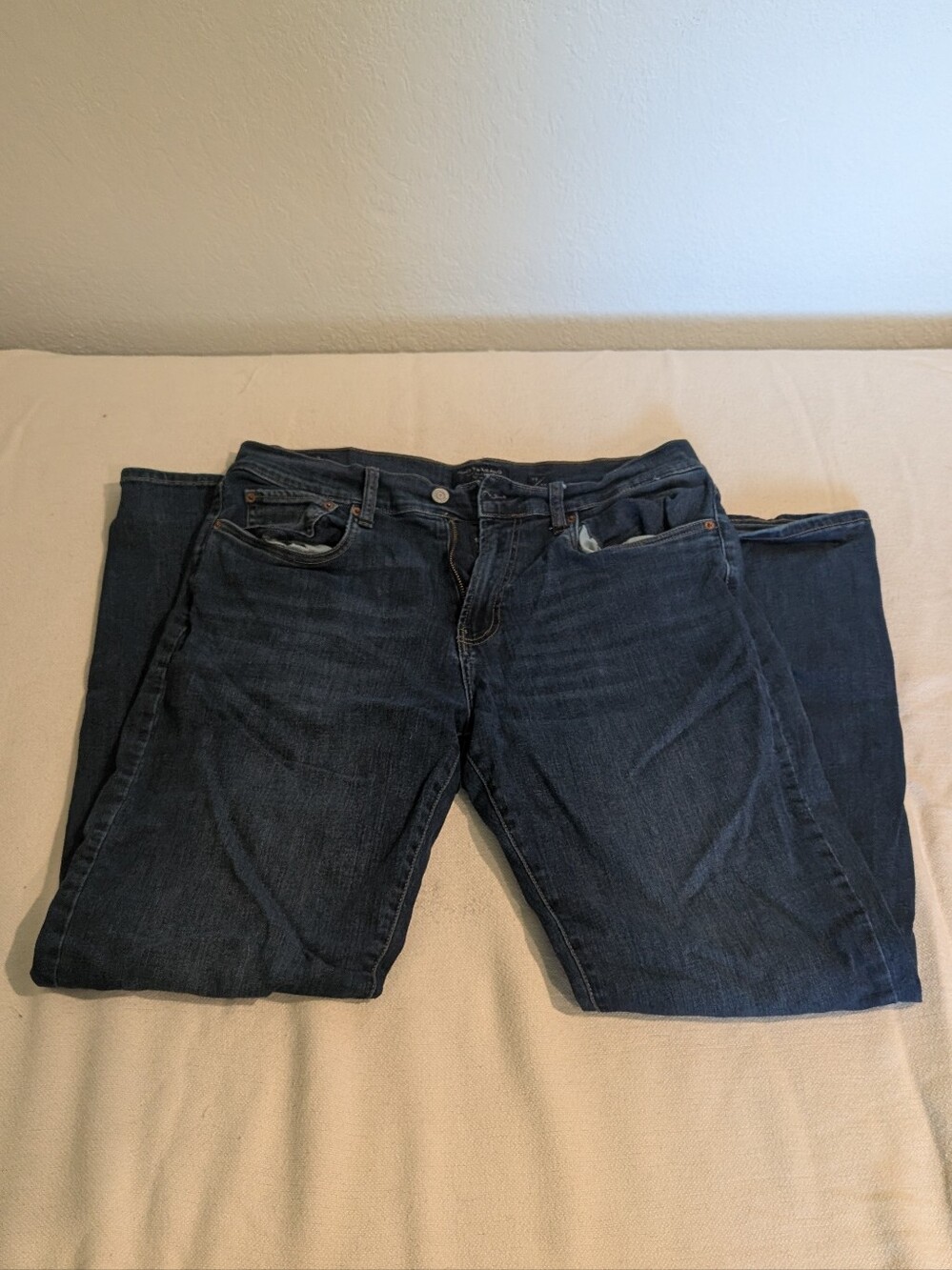 Lucky Brand Men’s Dark Blue Straight Jeans